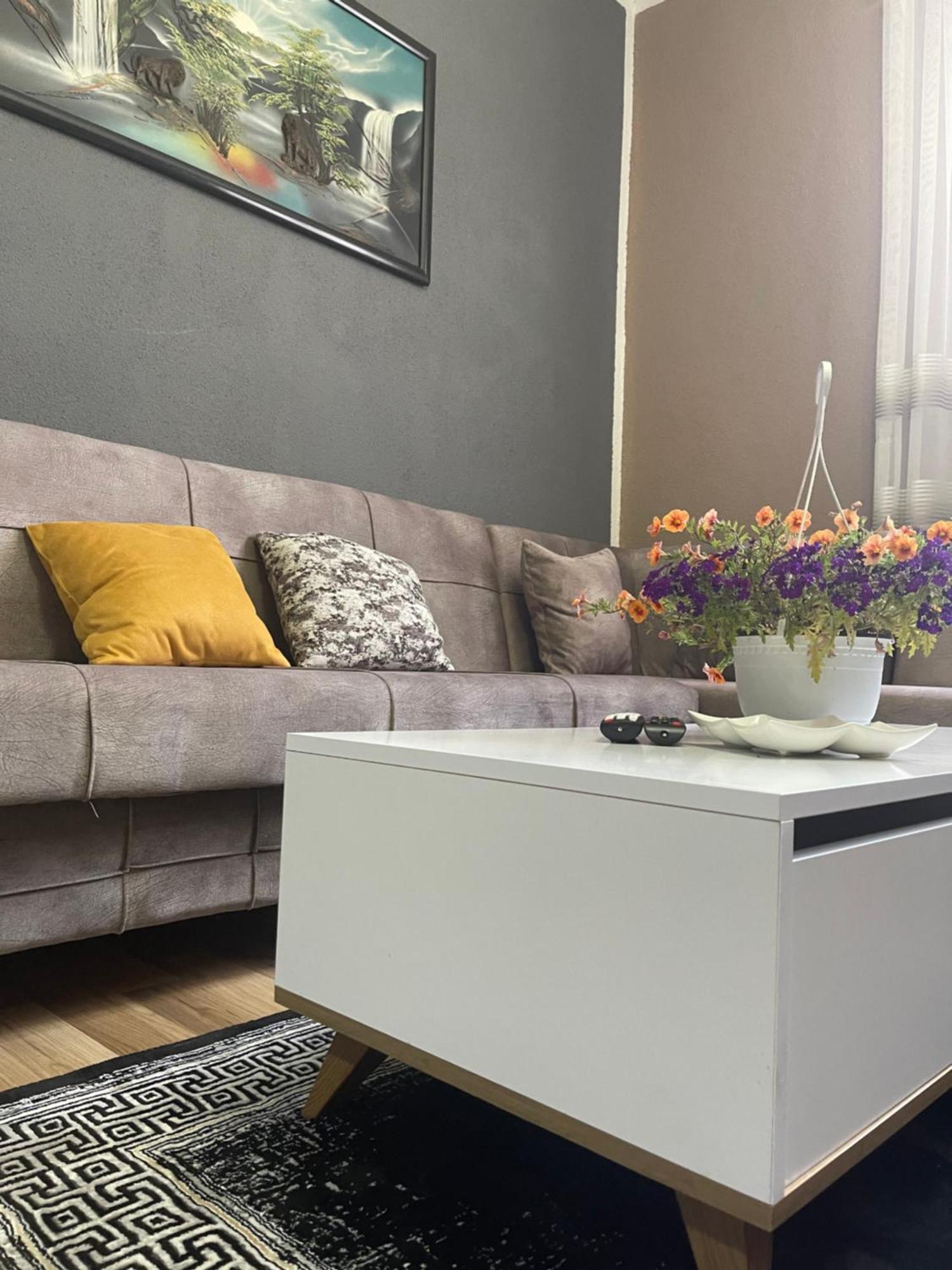 Apartment-Rubin Pristina Esterno foto